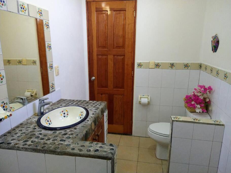Lush Garden House Near Beaches With Private Pool. Пуэрто-Эскондидо Экстерьер фото